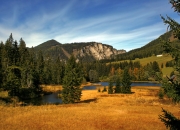 LOL赛事-红色风暴席卷东西方，公牛狂胜浙江，贝恩欧冠统治之夜