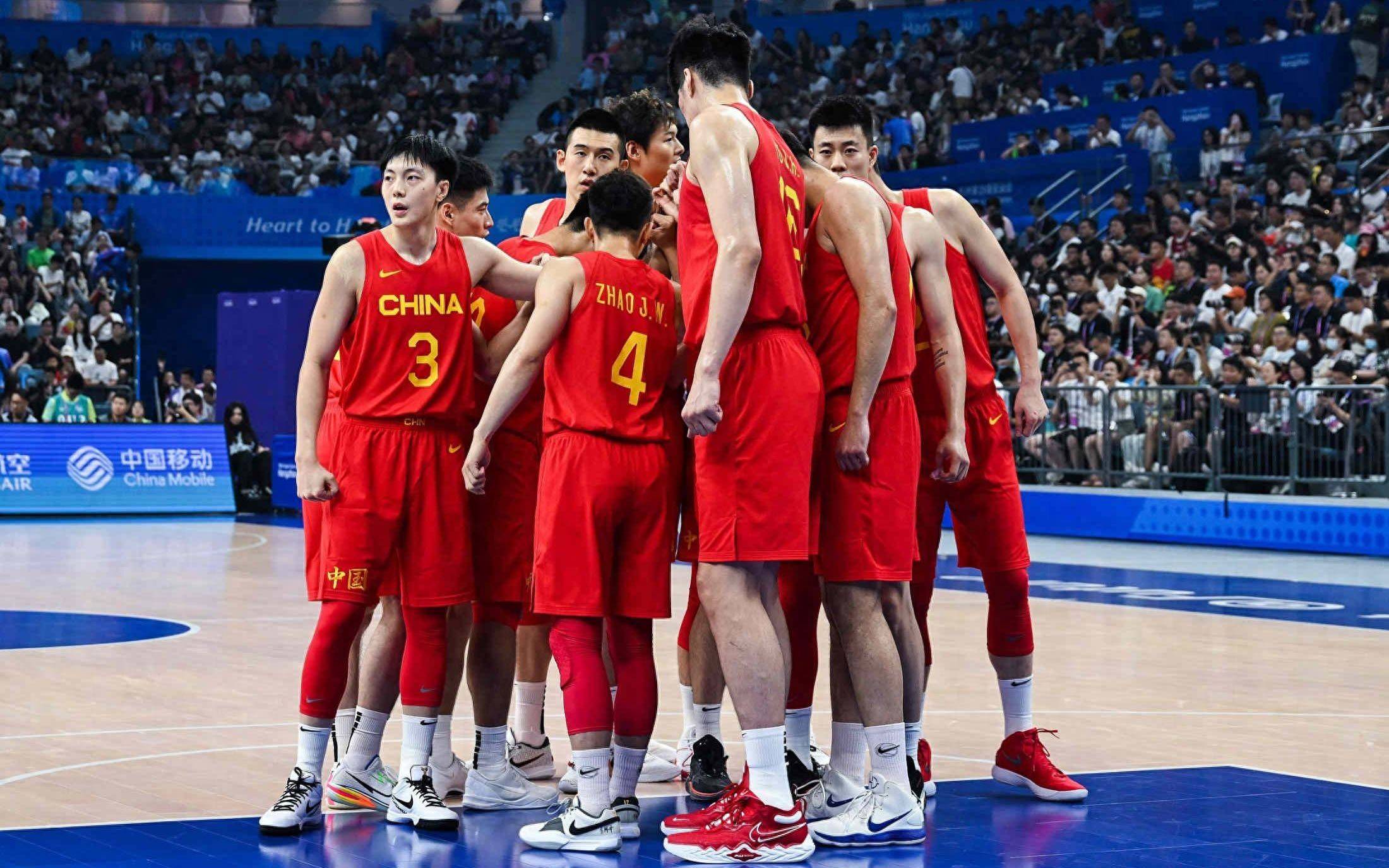 锋线球员爆发绝杀一幕,球迷欢呼不已的简单介绍 锋线球员爆发绝杀一幕,球迷欢呼不已的简单介绍