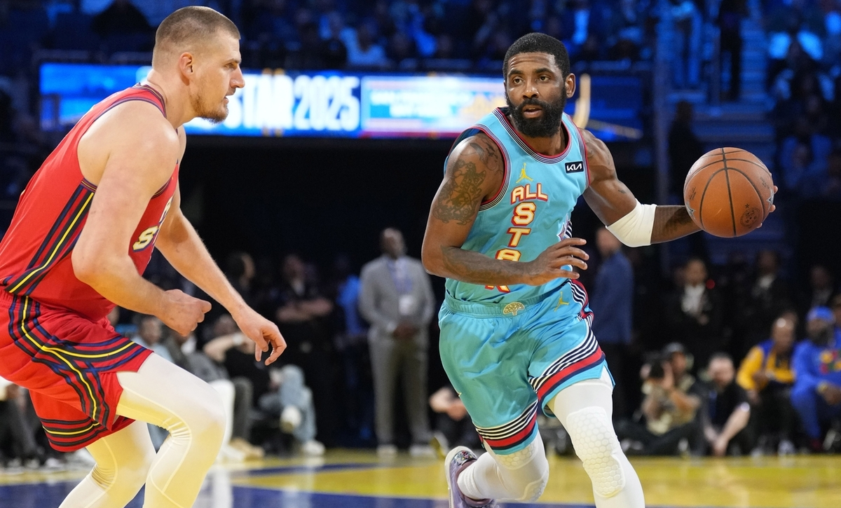 美国球队打出精彩配合，取得胜利