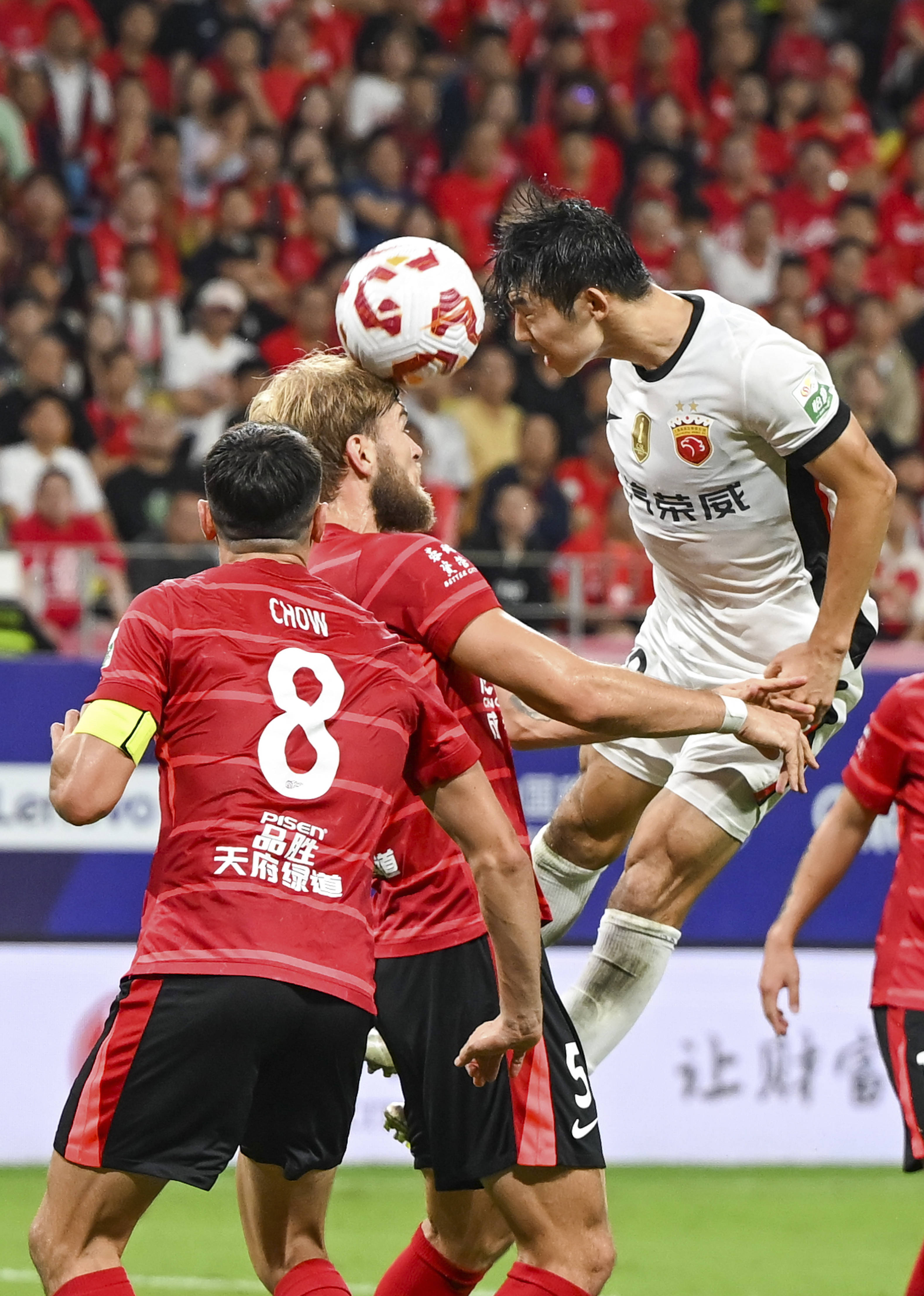 包含本土足球比赛吸引众多球迷关注的词条 包含本土足球比赛吸引众多球迷关注的词条