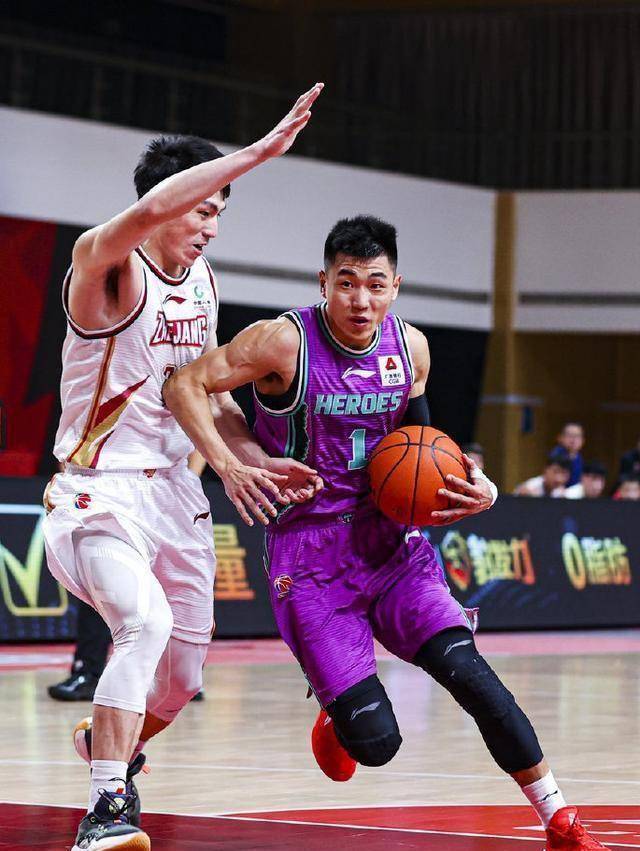 勇士险胜凯尔特人,高诗岩高光表现 勇士险胜凯尔特人,高诗岩高光表现