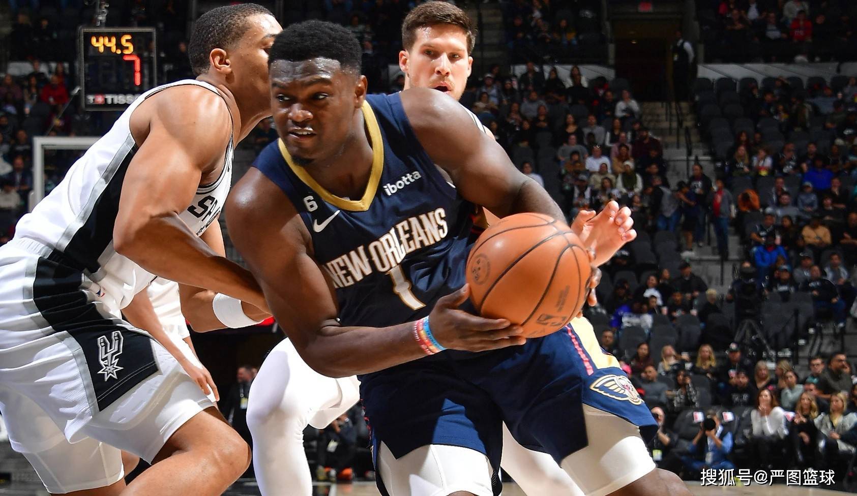 广州队横扫爵士，锡安惊艳四座