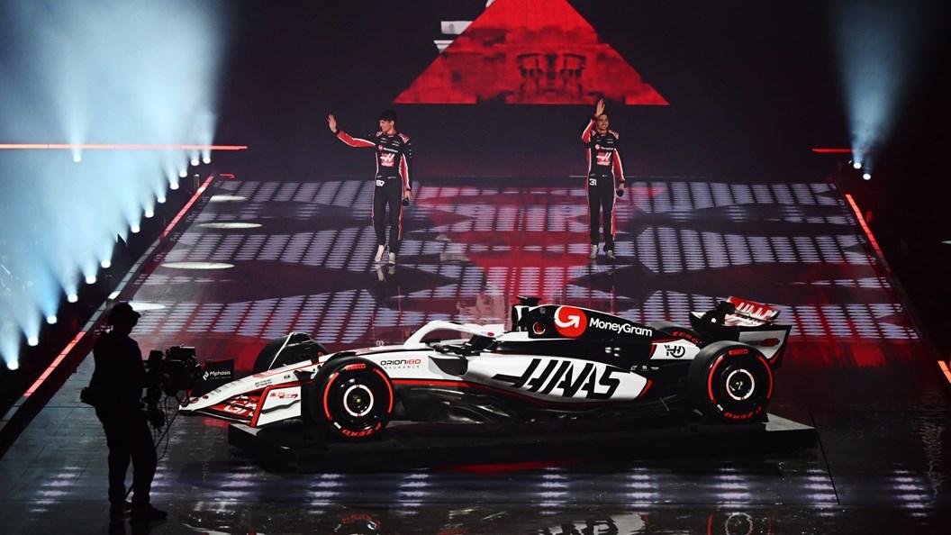 红牛车队碾压索伯车队,汉密尔顿统治全场 红牛车队碾压索伯车队,汉密尔顿统治全场