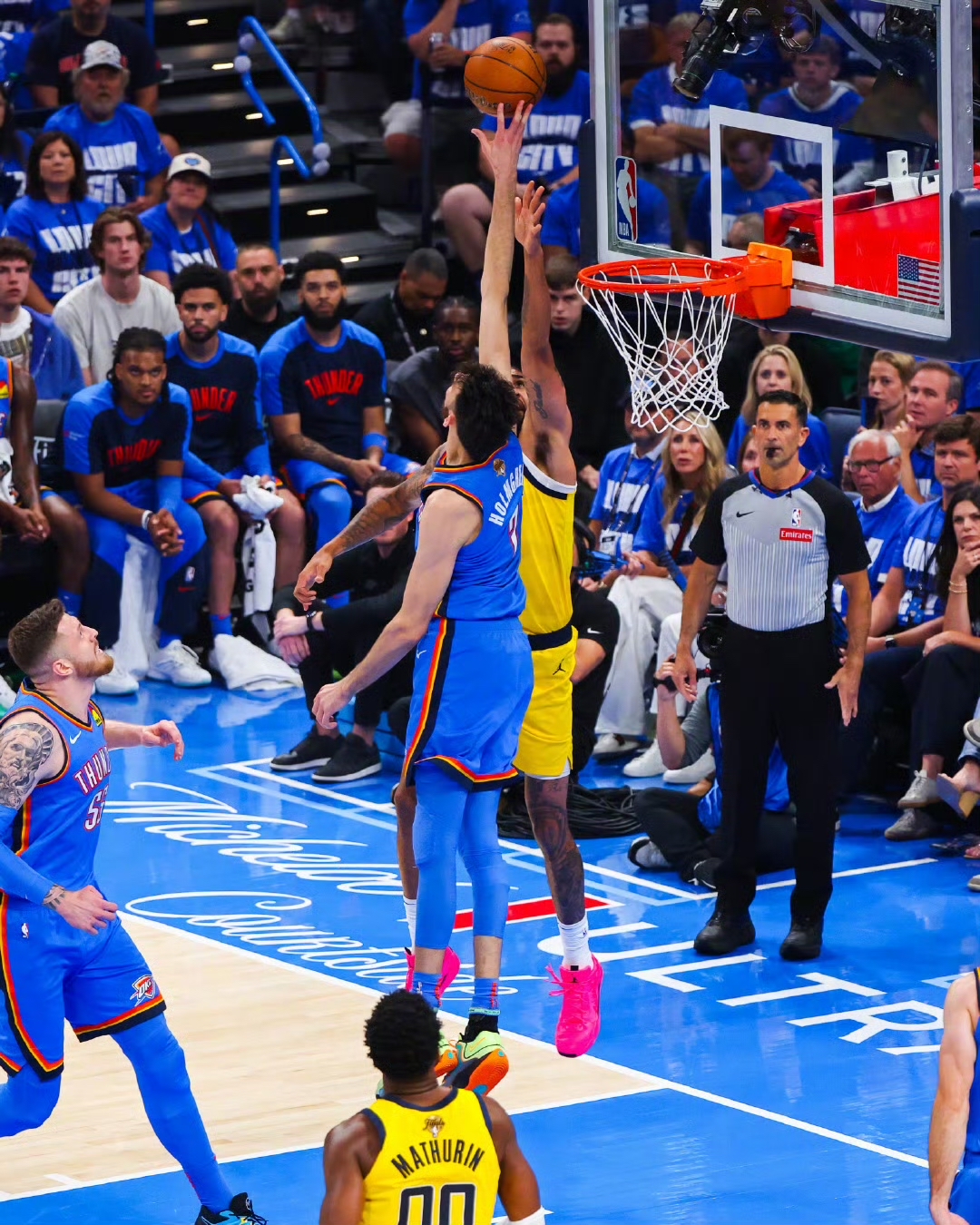 雷霆轻取独行侠，福克斯带队取胜