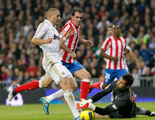 莱比锡红牛鏖战马德里竞技,阿圭罗惊艳四座 莱比锡红牛鏖战马德里竞技,阿圭罗惊艳四座