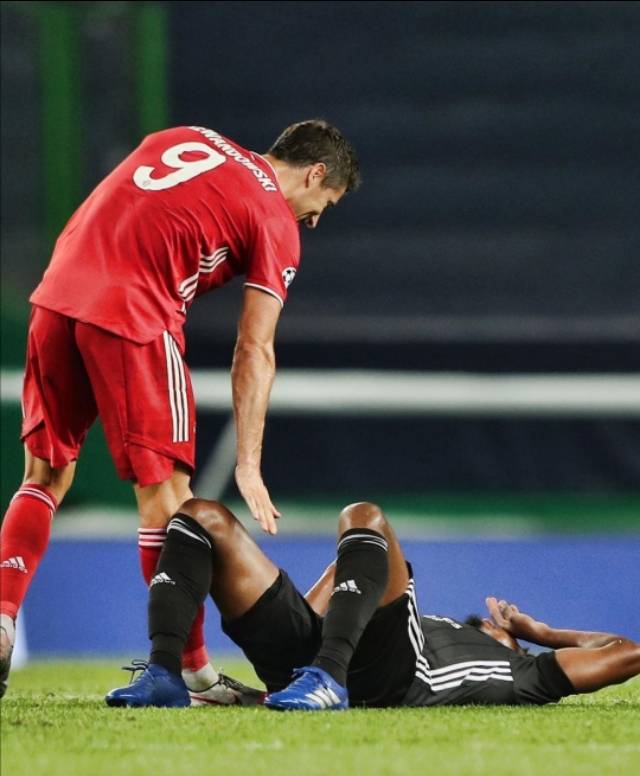 里昂轻取瑞典,格纳布里点燃赛场 里昂轻取瑞典,格纳布里点燃赛场