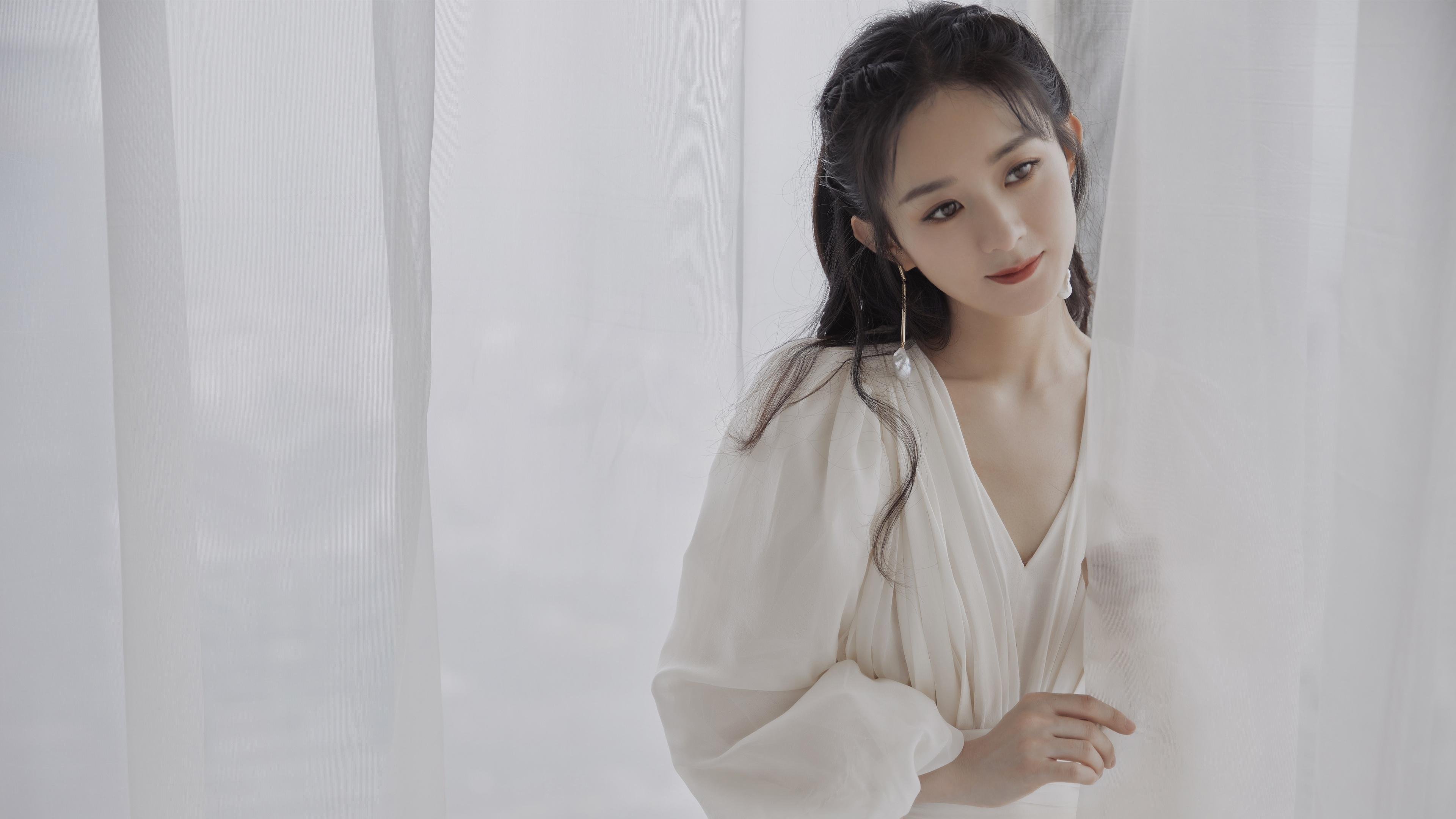 双重战袍,从本泽马的爆发到阿尔及利亚的狂胜