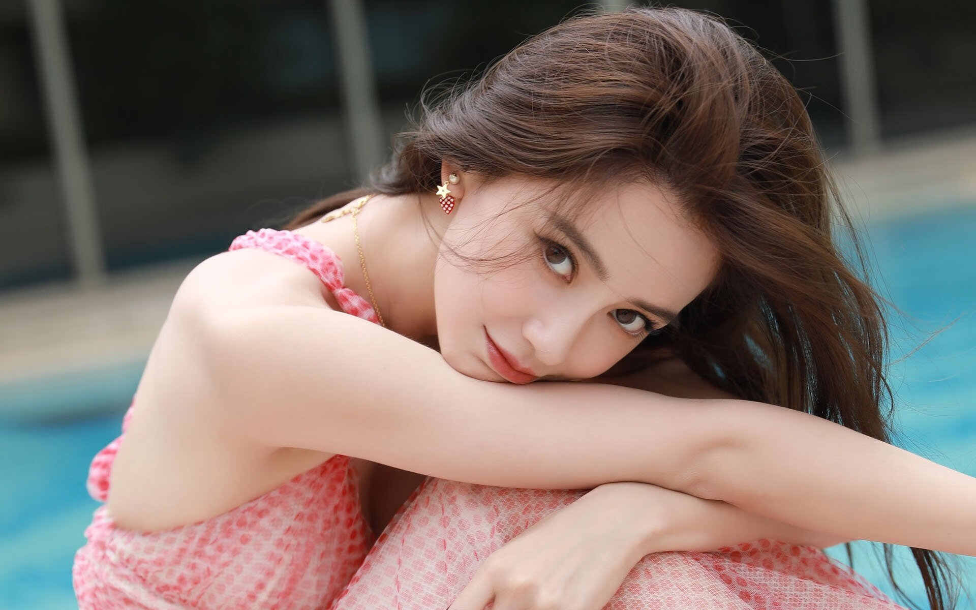 引擎熄火与绝杀助攻,在巴林赛道旁,萨拉赫如何用一脚传球赢了一场F1比赛?