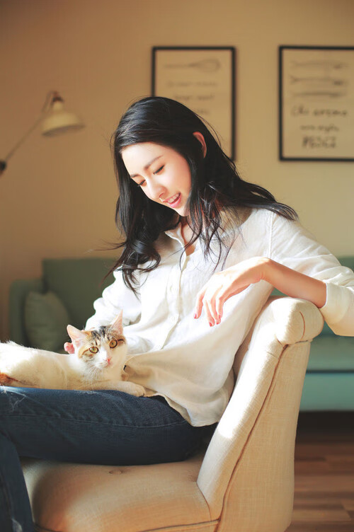 东亚闪电撕裂北非沙漠，友谊赛中孙兴慜如何为阿尔及利亚贡献唯一制胜球？